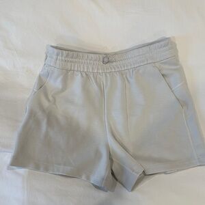 Lululemon soft stream Women's white Shorts